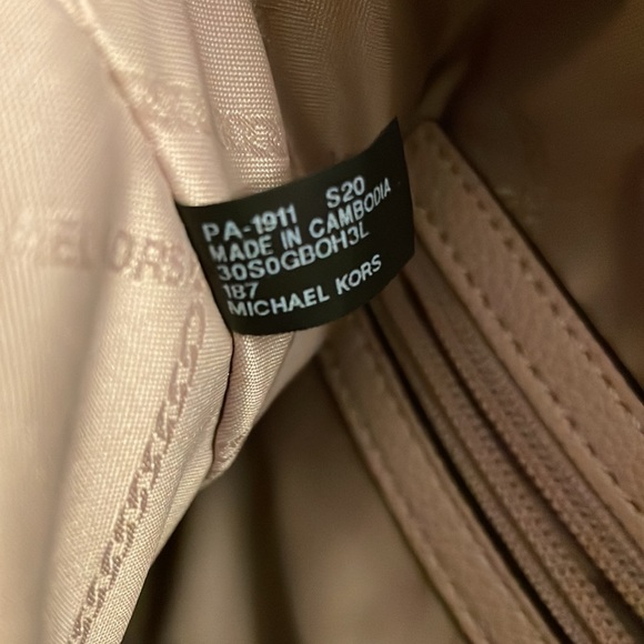 Blush pink Michael Kors purse - Picture 5 of 12
